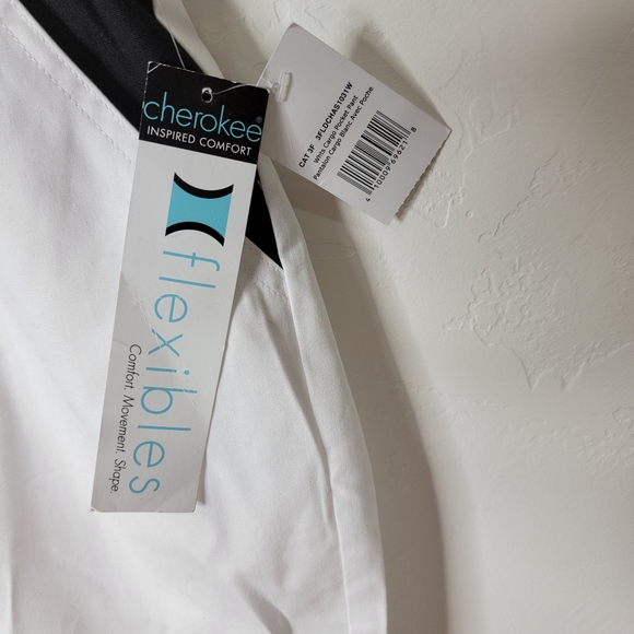 Cherokee White and BlackbCargi Pocket Pants - Picture 4 of 7